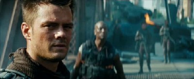 ������������ 3: Ҹ���� ������� ���� / Transformers: Dark of the Moon (2011/1400/DVDRip)