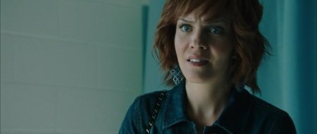 ���� � ����� / Faces in the Crowd (2011) HDRip