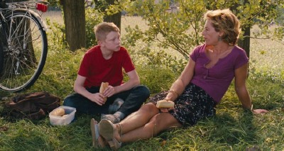 ������� � ����������� / Le Gamin au velo (2011/HDRip)