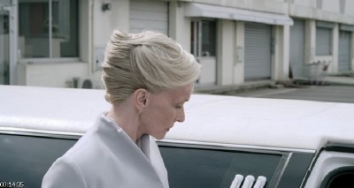 ���������� ������� ������� / Holy Motors (2012/HDRip/1400Mb)