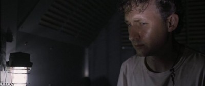 � ����� � ������� / Stranded (2013/HDRip)